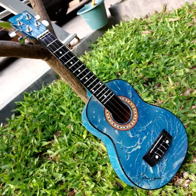 gitar ukulele senar 4 dan 3 motif abstrak biru soprano kentrung