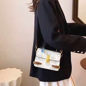 Tas Selempang Wanita Luxury Sling Bag Import AJ222