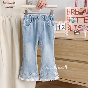Quần Jeans Nữ Thu Có Thêu Dọc Cạnh