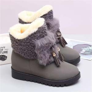 รองเท้าบูทกันหนาวสำหรับเด็กผู้หญิง ทรงหัวมน วัสดุตาข่ายแบบหนา ด้านในเป็นขนแกะ ด้านล่างเป็นยาง ทรงหัวมน สวมใส่สบาย