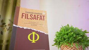 Buku Filsafat  / Dasar-Dasar Filsafat / Soft Cover