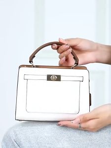 Coach official store original authentic for women Genuine leather Handbags Equipped with a deconstructable cross-body strap C8319 C8687 Size :19.5cm(L)x14cm(H)x8cm(W)。