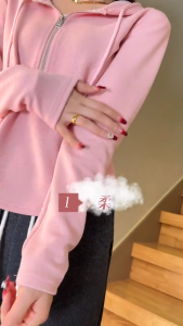 เสื้อสเวตเตอร์มีฮู้ดสีขาวสำหรับผู้หญิง ฤดูใบไม้ผลิและฤดูใบไม้ร่วง ฤดูหนาว เสื้อชั้นในสุดเก๋ไก๋ ดีไซน์เก๋ไก๋ แขนยาว ทรงหลวม