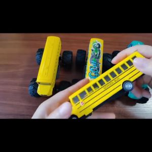 Alloy School Bus Toy for Kid 1:32 School Bus Model With Pull Back Funtion Children Birthday Gift