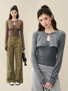OIOI ESSE | Bộ Đồ Knit Nữ Ngắn 2 Mảnh Với Áo Khoác Và Áo Camisole