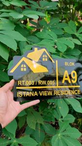 Papan Nomor Rumah Acrylic Custom Alamat 28 x 18 cm Hiasan Dinding Akrilik Hitam Putih Laser Cutting