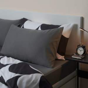 BRUKSVARA บรุคส์วอร่า ปลอกหมอน เทาเข้ม 50x80 ซม.