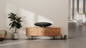 B&W Zeppelin Beautiful design meets best-in-class sound.