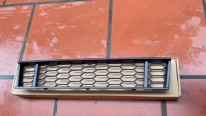 Tấm lưới che két nước Ford Everest 2023 - 2025.