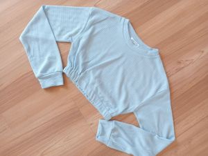 เสื้อแขนยาว น่ารักวัยใส เอวลอย ผ้าเนื้อดีมาก ๆ ไม่หนา จั๊มเอวลอย เฉพาะเสื้ออย่างเดียว