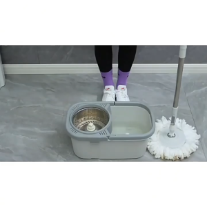 SiVass Store ไม้ถูพื้น Spin mopไม้ถูพื้นไม้ม๊อบ ไม้ม๊อบแสตนเลสหมุนได้ 360 องศาไม้ถูบ้านไม้ดันไมโครไฟเบอร์ ไม้ถูพื้นพร้อมผ้าถูพื้น ทนทาน