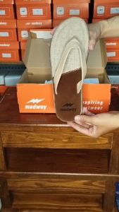 New Medway Sandal Jepit Kasual Pria MMW 777 Krem Kombinasi