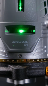 Máy cân bằng laser Akuza AK-X1 bóng Led siêu sáng-có điều khiển từ xa