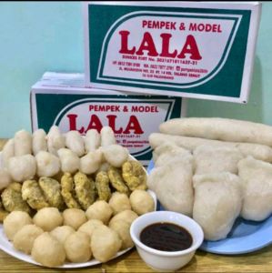 Pempek Lala 26 ilir palembang Paket 1KG (VAKUM PROZEN)