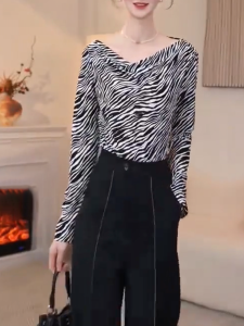 QINGNAER | Fashionable Zebra Stripe Slim Fit Long Sleeve T-shirt