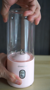 Dreepor Portable Juicer Blender Rechargeable Blender Juicer Tumbler Heavy Duty Vegetables Fruit Juice mixer with 6 Blades Wireless Electric Juicer