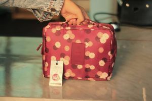 pouch travel / poch kosmetik / dompet kosmetik / organizerbag