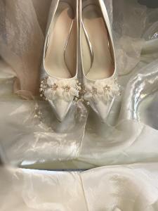 เรียบหรู รองเท้าแต่งงานแบบฝรั่งเศสสําหรับผู้หญิงรองเท้าส้นสูงแชมเปญสวมใส่สองทางงานแต่งงานที่สะดวกสบาย ชุดราตรี และ สำหรับงานกลางคืน ชุดราตรี เหมาะสําหรับ