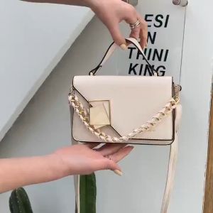 B0149 Ladies trendy shoulder bag fashion all-match messenger bag temperament small square bag