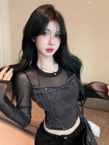 GUZILIAN | เสื้อยืดแขนยาวสไตล์อเมริกันสำหรับผู้หญิงในช่วงต้นฤดูใบไม้ร่วง ดีไซน์เก๋ไก๋และทันสมัย ดีไซน์ย้อนยุคแบบวินเทจ