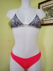SALE!!! STYLISH BRAND NEW SWIM WEAR SMALL WITH PADDINGS DOUBLE LININGS STRETCHABLE NYLON SPANDEX FABRIC