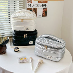 Luxury Large Capacity Makeup Bag Waterproof Quilted Cosmetic Toiletry Bag for Women Travel Organizer with Zipper