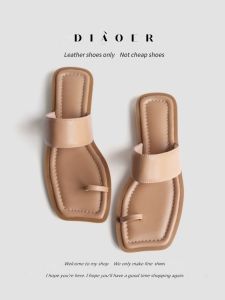 รองเท้าแฮนด์เมดเสี่ยวหลัวใส่แล้วนุ่มมาก ~! รองเท้าแตะส้นแบนเปิดนิ้วเท้าหนังแกะหญิงฤดูร้อนใส่ไปข้างนอกรองเท้าแตะชายหาด