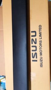 ฝาครอบบันไดหน้าสีดำ  ISUZU D-max 2020-2024 หัวเดี่ยว+cab4  กะบะ4ประตูแท้เบิกศูนย์100%