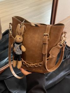 This Years Popular Bag Womens Bag 2024 New Arrival Fashion Minority Design Shoulder Messenger Bag Best Selling Satchel Bucket Bag