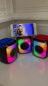 A183 ลำโพงรุ่นใหม่ล่าสุดพร้อมที่วางมือถือ รองรับ บลูทูธ TF USB FM พร้อมRGB