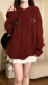 เสื้อสเวตเตอร์ถักหนาสีแดงหลวมๆ สำหรับผู้หญิงในฤดูใบไม้ร่วงและฤดูหนาว เสื้อชั้นในแบบสวมหัว ทรงหลวม แขนยาว ปกติ