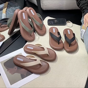 Flip flops for women summer outdoor fashion flip flops small fragrance style net red beach shoes indoor non-slip soft bottom bathing sandals