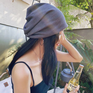 หมวกกองสีดำทำให้ดูใบหน้าสไตล์ญี่ปุ่นหมวกหน้าเรียบแมทช์ลุคง่ายสำหรับผู้หญิงหมวกถักปิดหัวปิดหูกันหนาวใส่ช่วงฤดูใบไม้ร่วงและฤดูหนาวสำหรับผู้ชาย