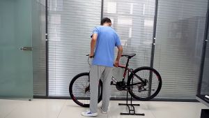 L-type parking and repair frame fully disassembled design convenient storage and carrying. Suitable for maintenance parking chain washing and bicycle shop display Parking repair car two-in-one function a multi-purpose folding split