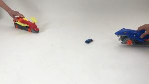 Hot Wheels City Shark Chomp Transporter (100.0% Original)