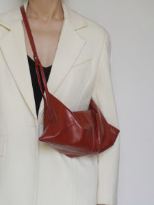 Panlulupan Special-Interest Design First Layer Oil Wax Cowhide Idle Style Shoulder Crossbody Satchel Croissant Folding Bag