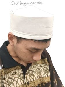 Kopiah Kulit Asli untuk Pria: Varian Warna & Desain Tradisional