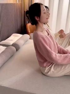 [READY STOCK ]1000g Soft And Comfort Neck Pillow Neck Support Neck Pain Relief Comfortable Sleep High Quality Pillow颈椎保护枕头
