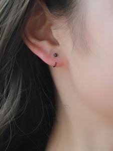 S925 Pure Silver Earring Womens Ear Cuff Non-allergic Fashionable Black Ear Jewelry Fresh out New Style Korean Style