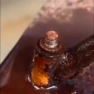 Spray rust remover rust polisher rust remover rust remover metal surface cleaning. Rust remover and metal surface coating. Spray rust remover