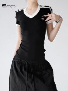 MUYUZI | Slim Fit Lace-Trimmed Black V-neck T-Shirt