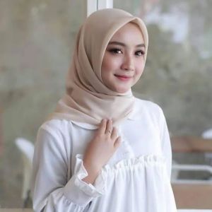 Hijab Segiempat Polos Premium Paris Jadul