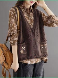 Womens Knitted Vest 2024 Spring Autumn New Outerwear Design Hollow out Casual Loose Style Layering Top Fashion Trend