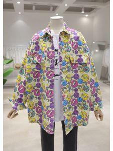 เสื้อเชิ้ตลายยีนส์ทรงหลวมยาวปานกลางสำหรับผู้หญิง ฤดูใบไม้ร่วง 2025 เสื้อคลุมกันหนาวผ้าฝ้ายซักได้ลายหัวใจสีฟ้า