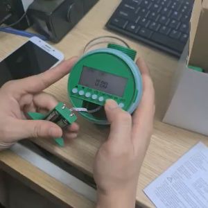 Đồng Hồ Hẹn Giờ Tưới Nước Cho Cây van hẹn giờ tưới dùng pin