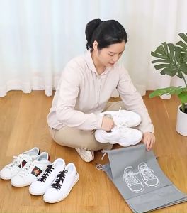 คุณขอแนะนำถุงเก็บรองเท้ากันเปียก ถุงใส่รองเท้าแบบหูรูด ถุงใส่เสื้อผ้าพกพา สะดวก สบาย ประหยัดพื้นที่ใช้งาน ทนทาน แข็งแรง เนื้อผ้าดี