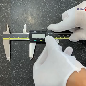 Mitutoyo Digital Caliper Measuring Tool 150mm 200mm 300mm Electronic Micrometer Large LCD Display Carbon Fiber Digital Caliper Vernier for Precision Measurement with Box & Batterry