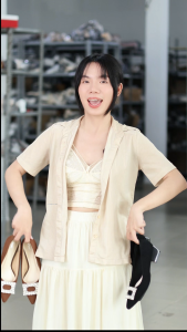 Giày Cao Gót Đế Vuông 4cm Gót Ốp Kim Loại Mũi Nhọn Phối Khóa Đính Đá Pha Lê Pixie H418