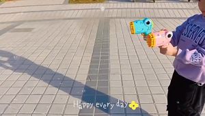 🌈พร้อมส่ง🌈40 รู ปืนฟองสบู่เด็ก ปืนยิงฟองสบู่ ฟองเป่าสบู่ เป่าฟองของเล่น ปืนเป่าฟองสบู่ เครื่องเป่าฟอง จัดส่งภายในประเทศไทย