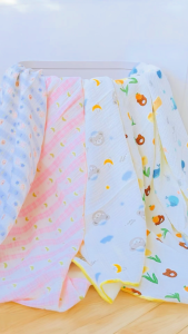 Khăn Tắm Muslin 2 Lớp Cho Bé Sơ Sinh Dolphin Mềm Mịn Thoáng Khí Thấm Hút Tốt Họa Tiết Đáng Yêu Dễ Giặt Không Xù Không Xổ Lông